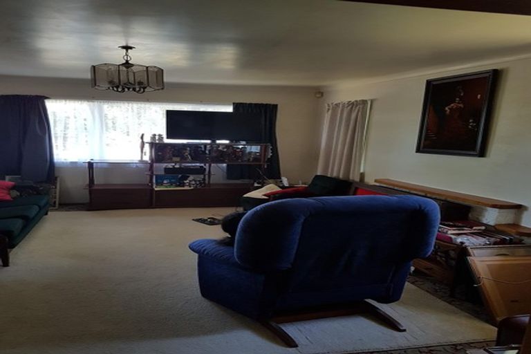 Photo of property in 32 Youngs Road, Papakura, 2110