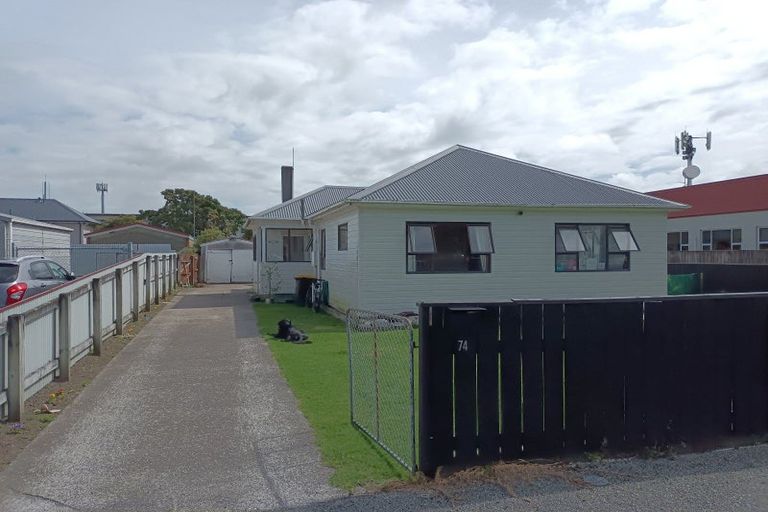 Photo of property in 74 Russell Street, Westport, 7825