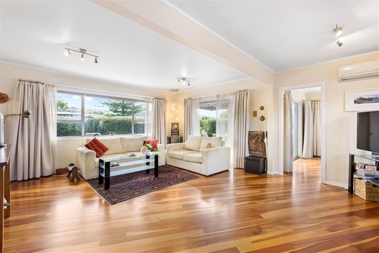 Photo of property in 4 Hatton Road, Orewa, 0931