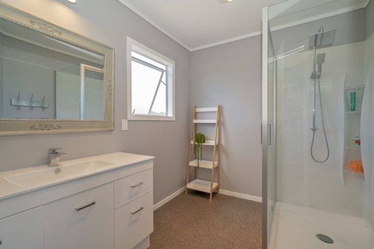 Photo of property in 16 Hannan Road, Whitianga, 3510