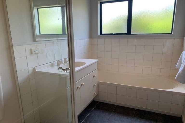 Photo of property in 38 Meadowstone Drive, Wanaka, 9305