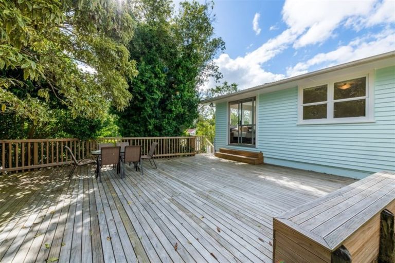 Photo of property in 2 Taioma Crescent, Te Atatu Peninsula, Auckland, 0610