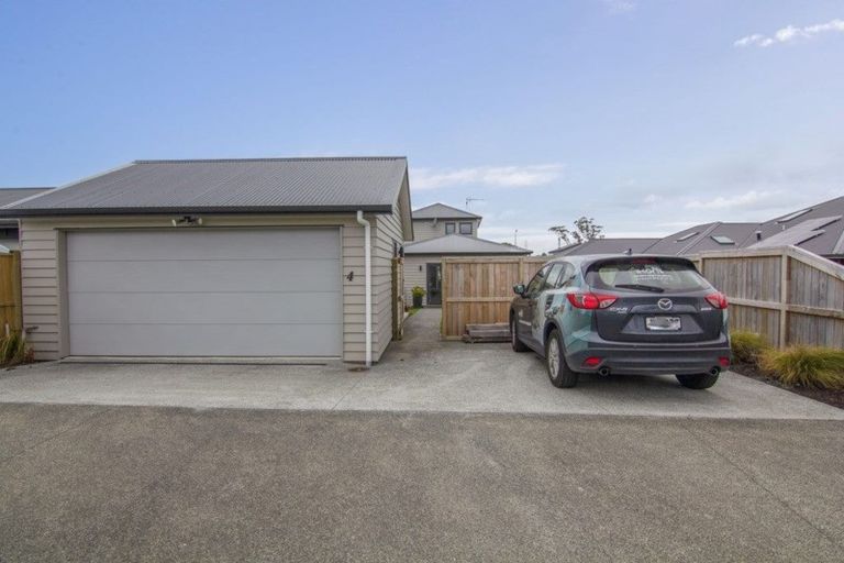 Photo of property in 4 Liquidamber Lane, Kaukapakapa, Helensville, 0875