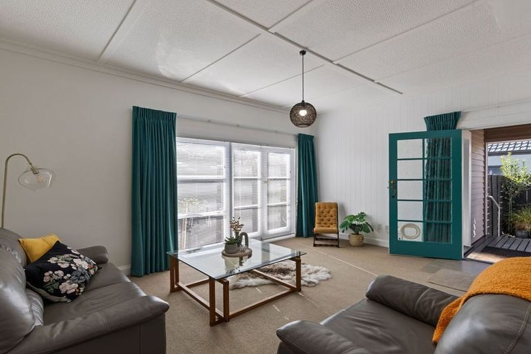 Photo of property in 467 Featherston Street, Palmerston North, 4414