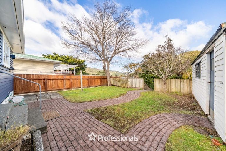 Photo of property in 98 Wood Street, Wainuiomata, Lower Hutt, 5014