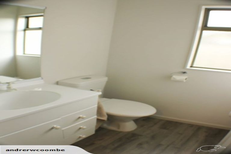 Photo of property in 16 Claridge Place, Taradale, Napier, 4112