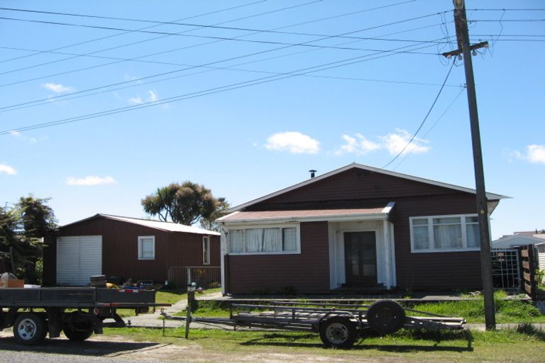 Photo of property in 19 Fonblanque Street, Westport, 7825