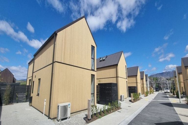 Photo of property in 10 Boulder Lane, Jacks Point, 9371