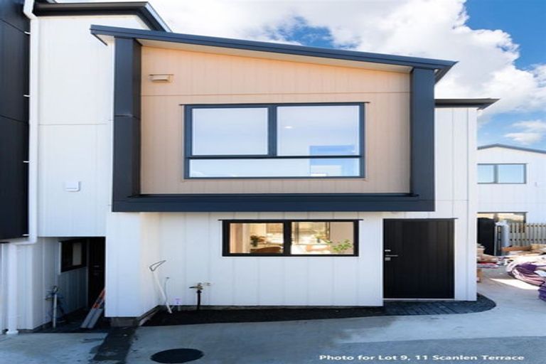 Photo of property in 10/11 Scanlen Terrace, Kelston, Auckland, 0602