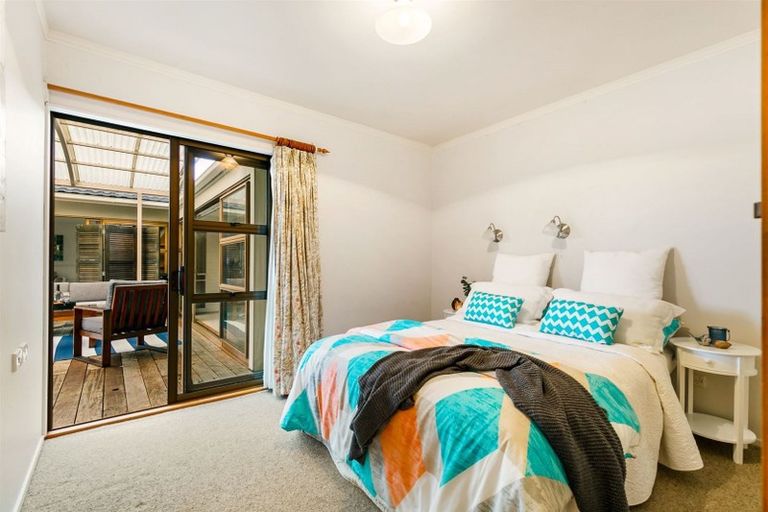 Photo of property in 24 Realm Place, Massey, Auckland, 0614