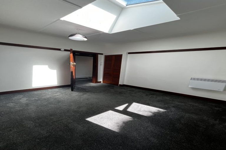 Photo of property in 19 Highbury Crescent, Aro Valley, Wellington, 6012