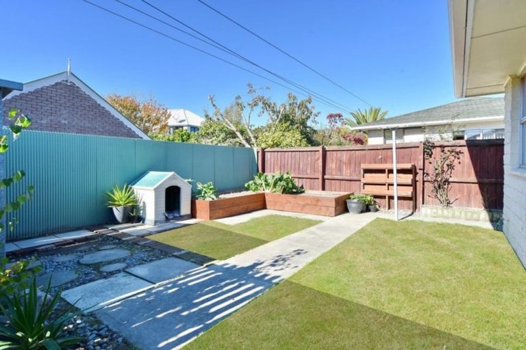 Photo of property in 10 Salford Avenue, Redwood, Christchurch, 8051