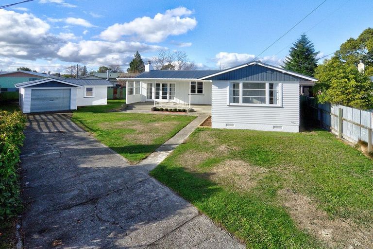 Photo of property in 15 Jones Place, Masterton, 5810