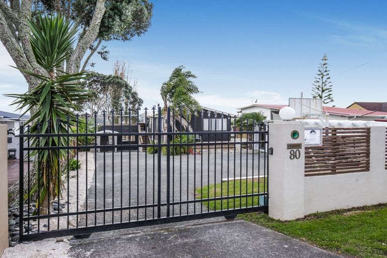 Photo of property in 80 Royal Road, Massey, Auckland, 0614
