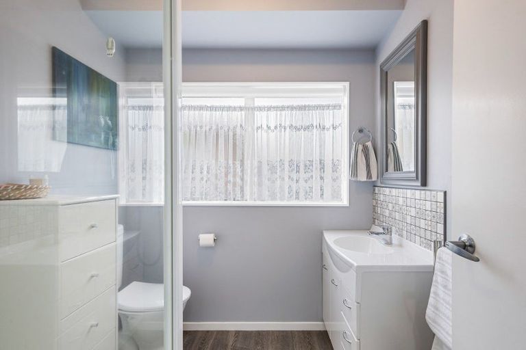 Photo of property in Rangeview Villas, 16/9 Fuller Close, Levin, 5510