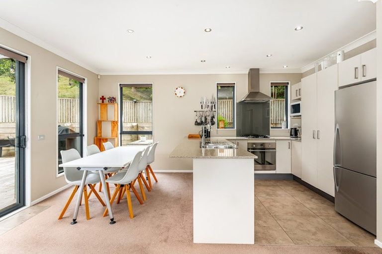 Photo of property in 8 Botany Lane, Whitby, Porirua, 5024