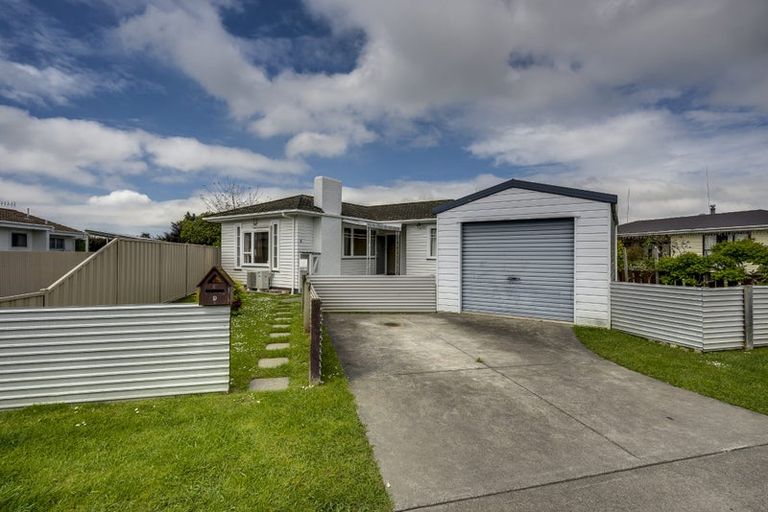Photo of property in 9 Oxford Street, Taradale, Napier, 4112