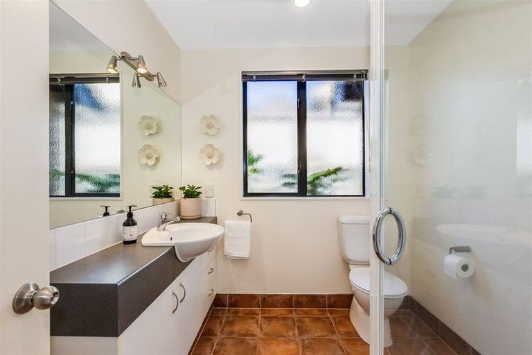 Photo of property in 28 Navigation Drive, Whitby, Porirua, 5024