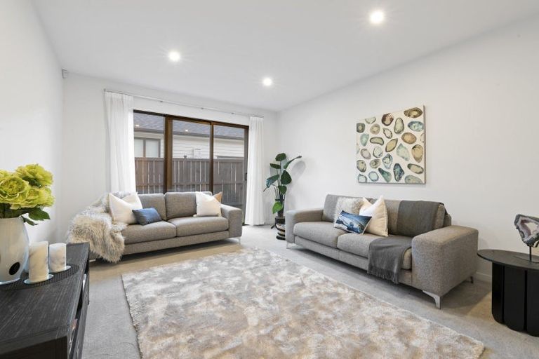 Photo of property in 24 Kahu Close, Orewa, 0931