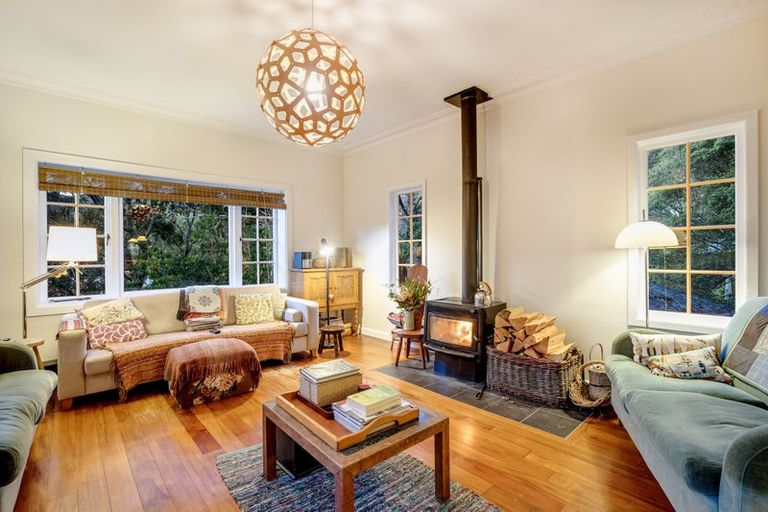 Photo of property in 16 Walter Road, Lowry Bay, Lower Hutt, 5013