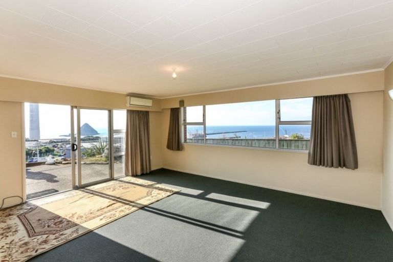 Photo of property in 1/1 Findlay Street, Moturoa, New Plymouth, 4310