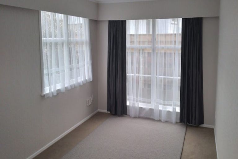 Photo of property in 7 Terrance Grove, Paparangi, Wellington, 6037