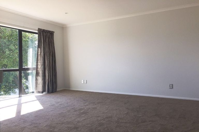 Photo of property in 77a Harrington Road, Henderson, Auckland, 0610
