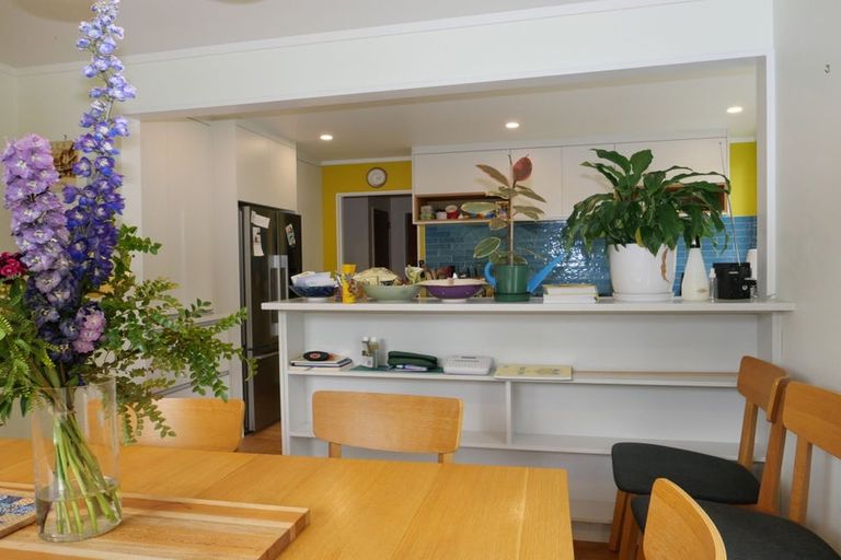 Photo of property in Willow Court, 6/15 Pehi Kupa Street, Waikanae, 5036