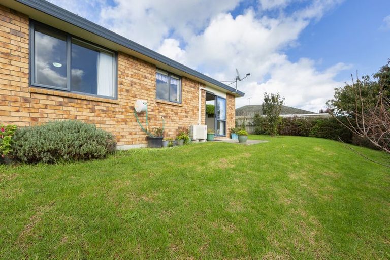 Photo of property in 12 Magnolia Drive, Waiuku, 2123