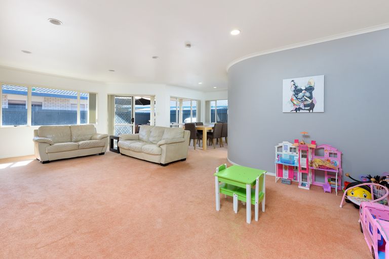 Photo of property in 683 Gloucester Road, Papamoa Beach, Papamoa, 3118