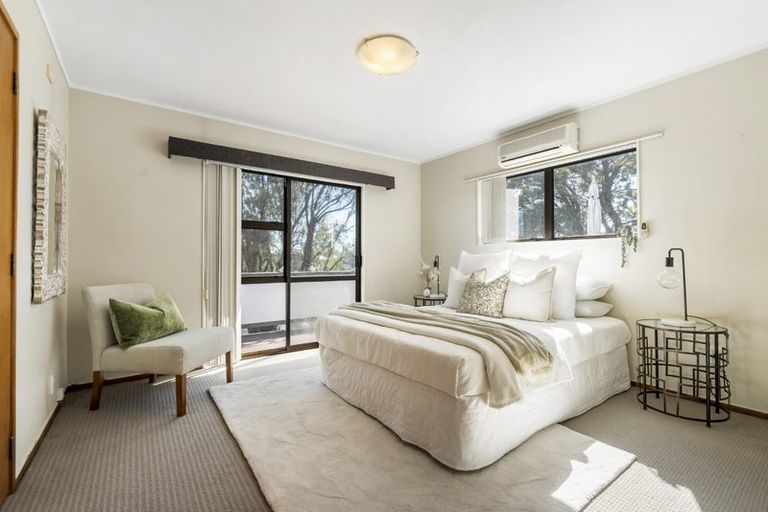 Photo of property in 15 Anne Mclean Drive, Bayview, Auckland, 0629