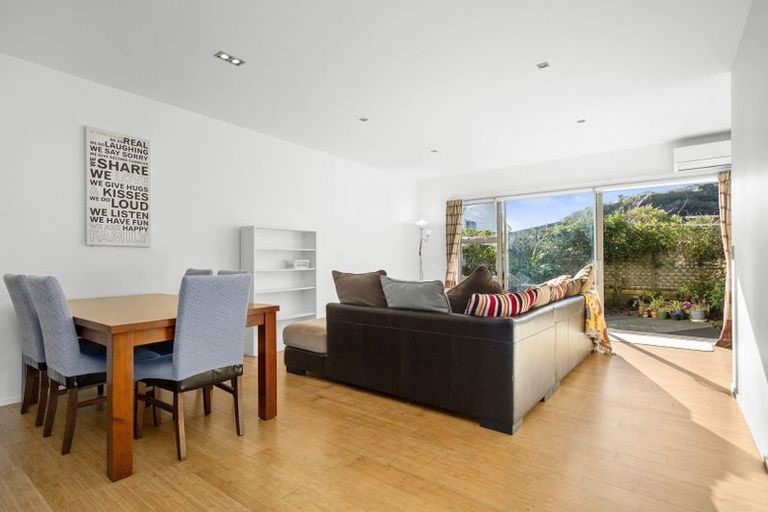 Photo of property in 73 Saddleback Grove, Karori, Wellington, 6012