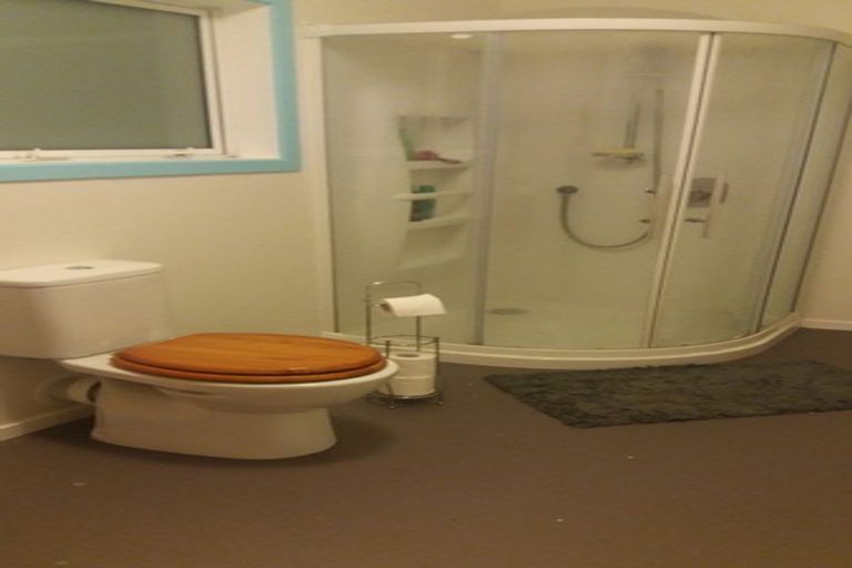 Photo of property in 33 Miranda Street, Cannons Creek, Porirua, 5024
