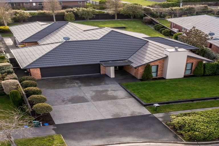 Photo of property in 16 Prebblewood Drive, Prebbleton, 7604