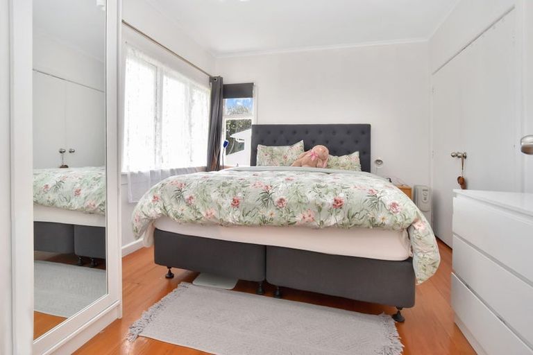 Photo of property in 4039 Great North Road, Glen Eden, Auckland, 0602