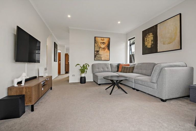 Photo of property in 22 Piripono Crescent, Pukekohe, 2120