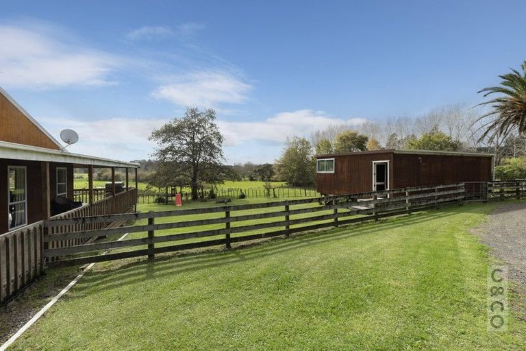 Photo of property in 293 Ararimu Valley Road, Helensville, Waimauku, 0882