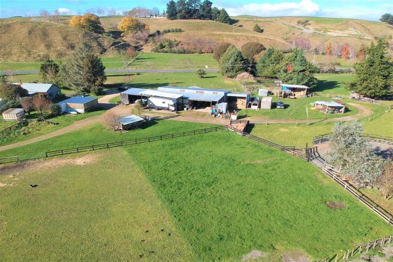 Photo of property in 2966 State Highway 2, Waipukurau, 4281