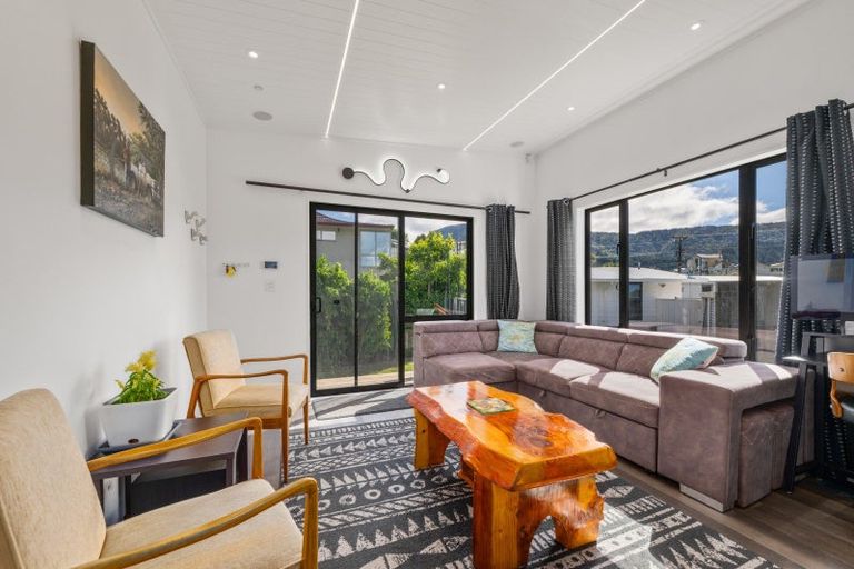 Photo of property in 4a Seaview Crescent, Picton, 7220