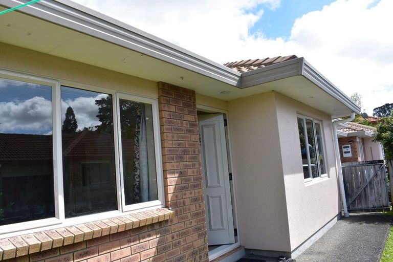 Photo of property in 9/43 Fruitvale Road, New Lynn, Auckland, 0600