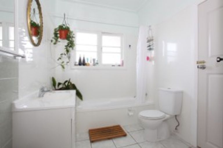 Photo of property in 37 Maeroa Road, Beerescourt, Hamilton, 3200