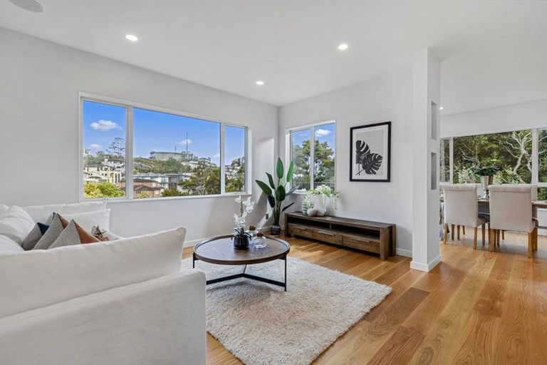 Photo of property in 487a East Coast Road, Murrays Bay, Auckland, 0630