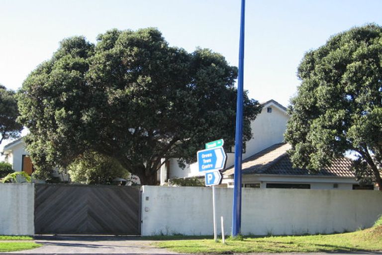 Photo of property in 303 Hibiscus Coast Highway, Orewa, 0931