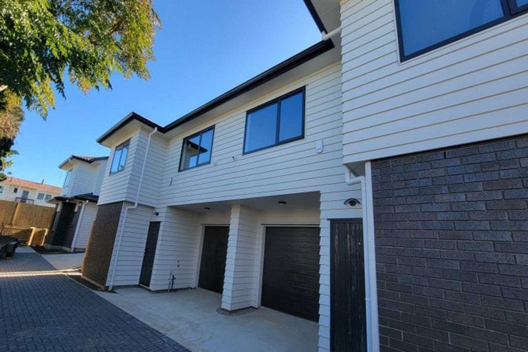 Photo of property in 56 Angelo Avenue, Howick, Auckland, 2014