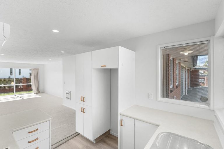 Photo of property in 2/23 Division Street, Riccarton, Christchurch, 8041