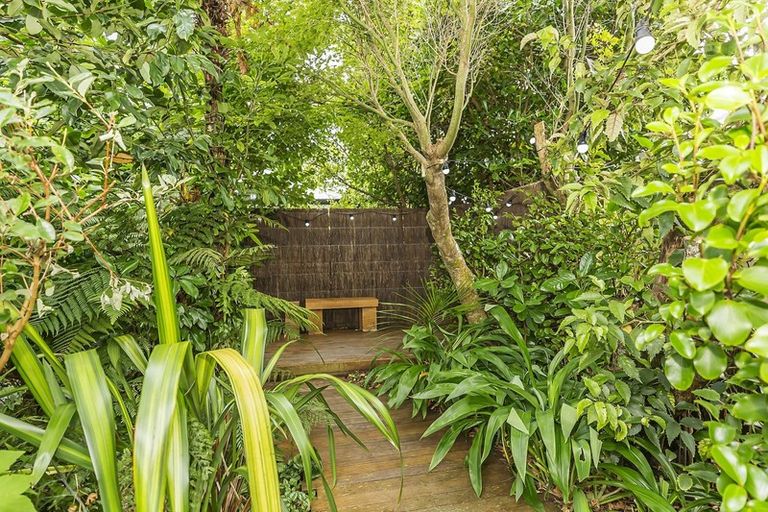 Photo of property in 24 Marsden Avenue, Karori, Wellington, 6012