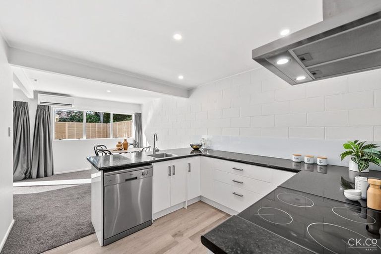Photo of property in 2/1001 High Street, Avalon, Lower Hutt, 5011