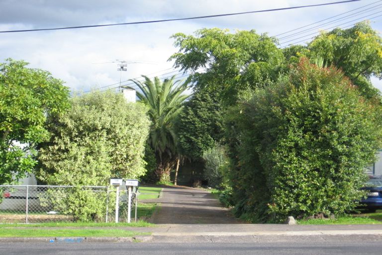 Photo of property in 70 Taikata Road, Te Atatu Peninsula, Auckland, 0610