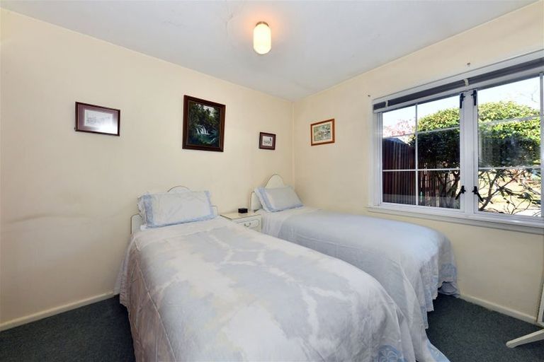 Photo of property in 1/9 Lombard Place, Avonhead, Christchurch, 8042
