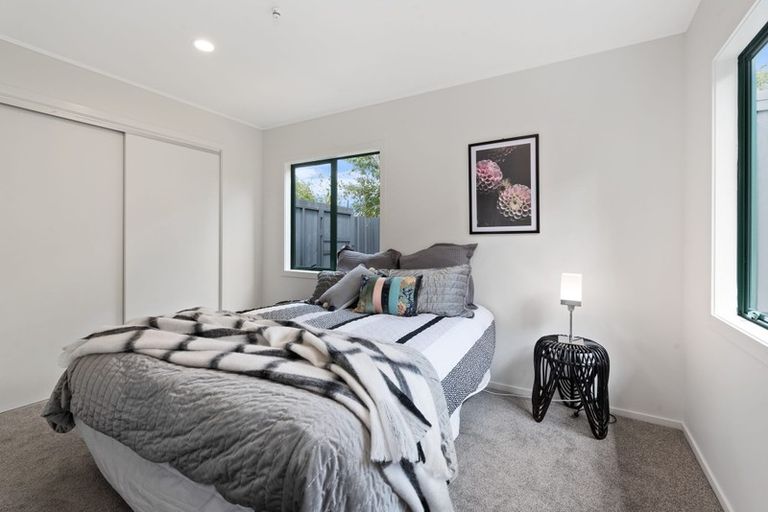 Photo of property in 42a Woodglen Road, Glen Eden, Auckland, 0602